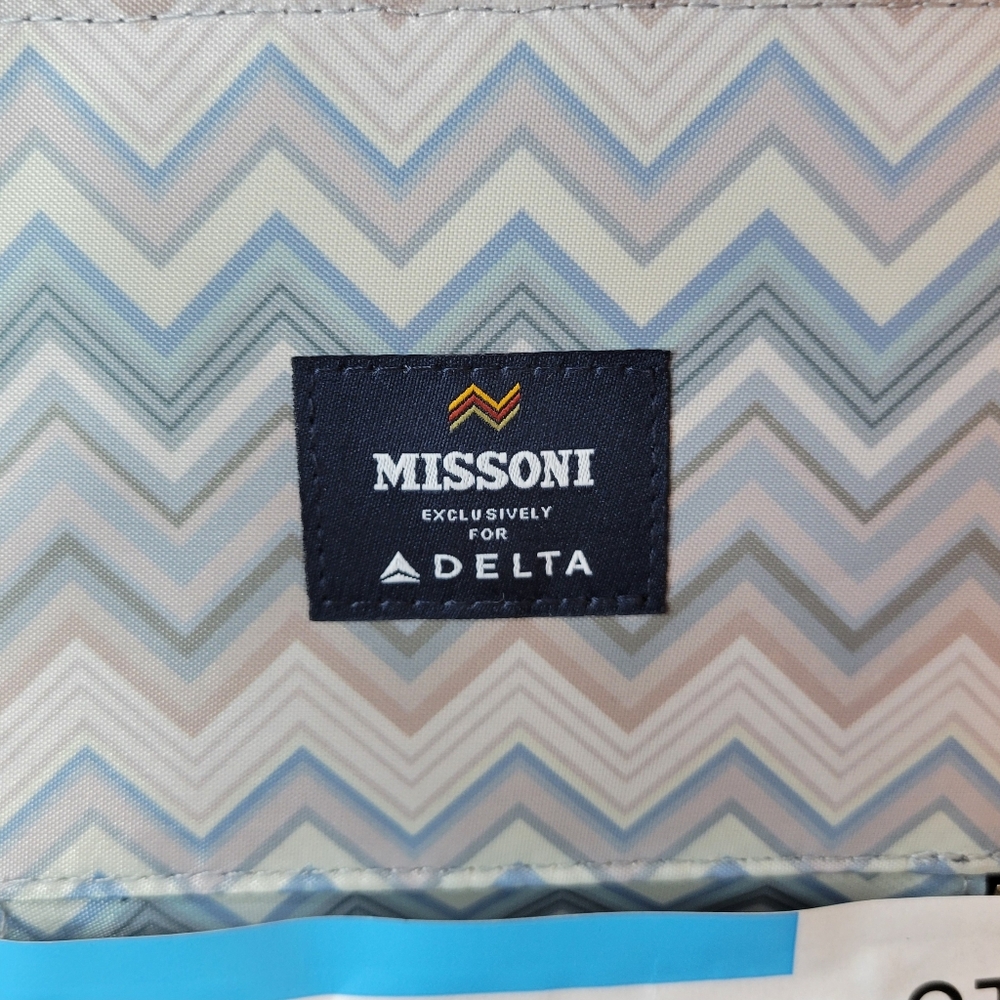 Missoni Delta (7" x 4") Navy Chevron Amenity Vanity Travel Kit Pouch - Picture 12 of 12